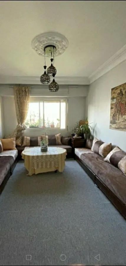 Appartement Partage Situee A Peu Pres Dix Minutes De La Plage Casablanca