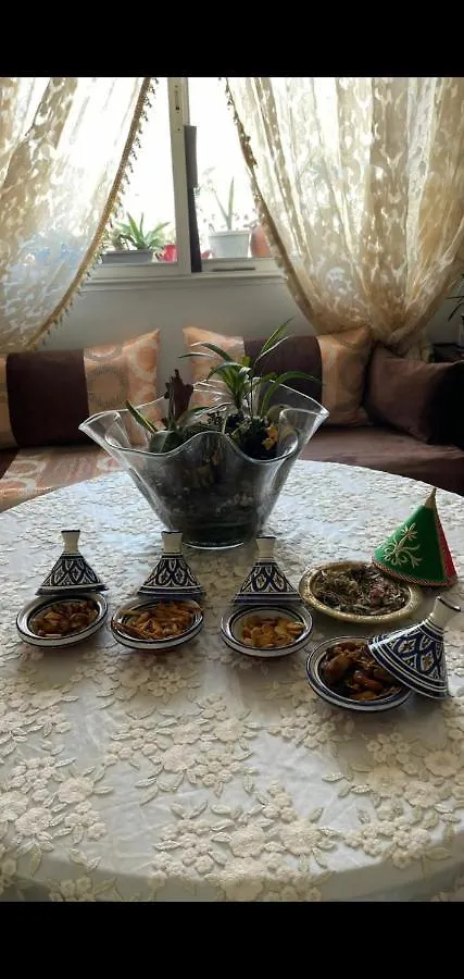 Appartement Partage Situee A Peu Pres Dix Minutes De La Plage Casablanca