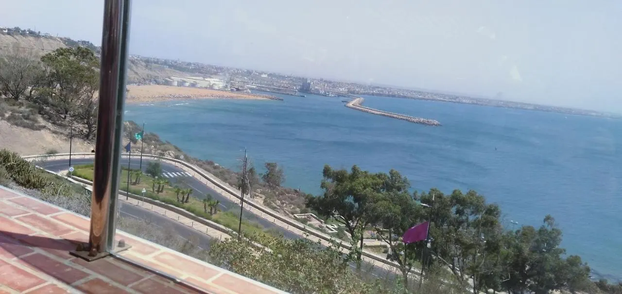 Appartement Partage Situee A Peu Pres Dix Minutes De La Plage Casablanca